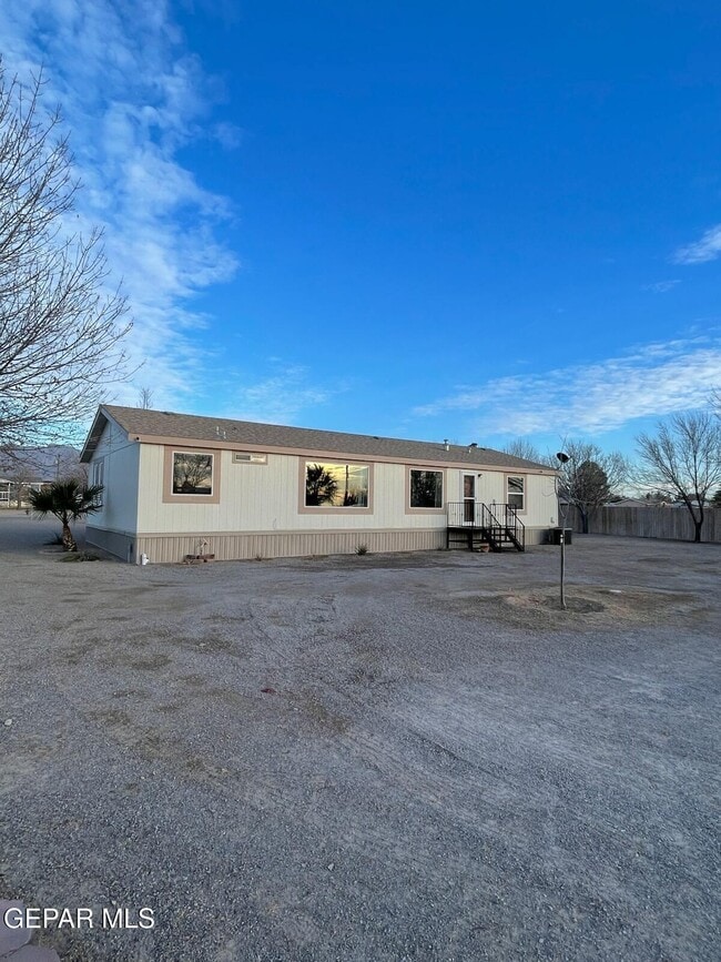 8149 Ap Ramirez St in Vinton, TX - Building Photo - Building Photo