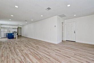 5609 Denmark St-Unit -A in Houston, TX - Building Photo - Building Photo