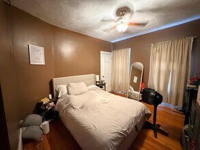 42 Gibbens St, Unit 2 in Somerville, MA - Foto de edificio - Building Photo