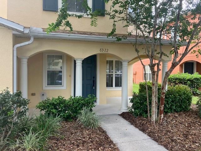 property at 6922 Hawthorne Trace Ln