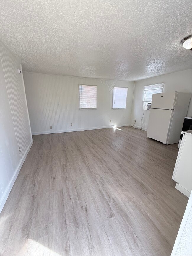 215 Weeks Rd in Cleburne, TX - Building Photo - Building Photo