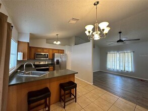 106 N Hampton Ct in Sanford, FL - Building Photo - Building Photo
