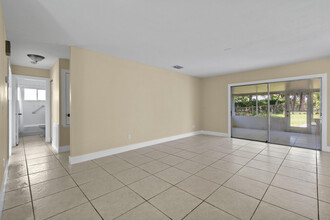 749 SW Longleaf Pl in Port St. Lucie, FL - Building Photo - Building Photo