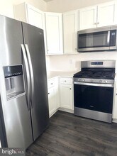 121 Mazzeo Dr in Glassboro, NJ - Building Photo - Building Photo