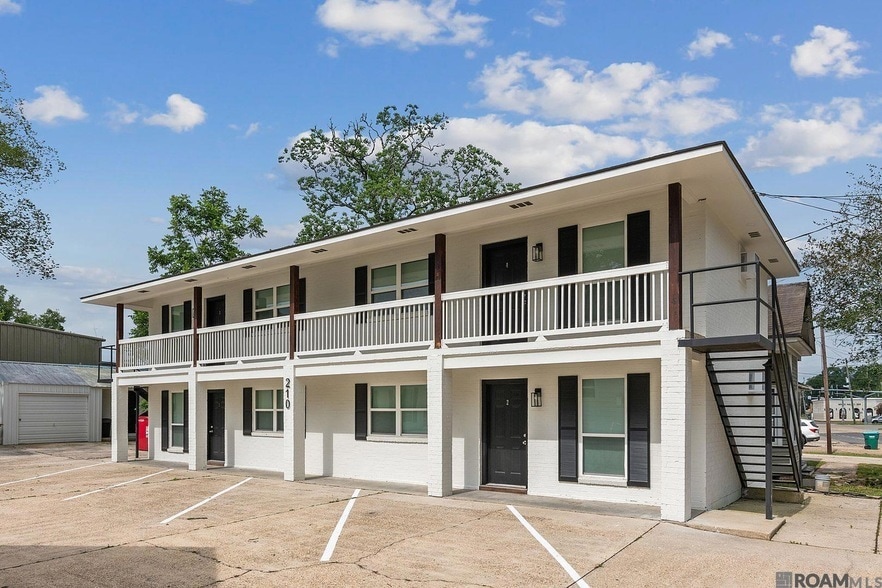 210 Centerville St NE, Unit 3 in Denham Springs, LA - Building Photo