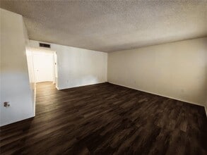 4325 Aegean Dr in Tampa, FL - Building Photo - Building Photo