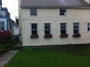27 Mount Vernon St in Somerville, MA - Foto de edificio - Building Photo