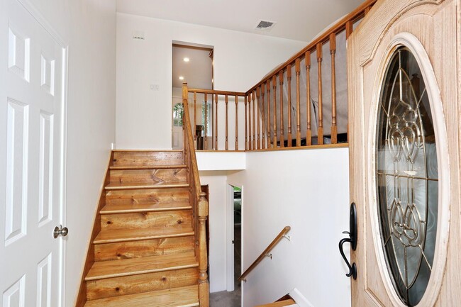 25 Augur Rd in Airmont, NY - Building Photo - Building Photo