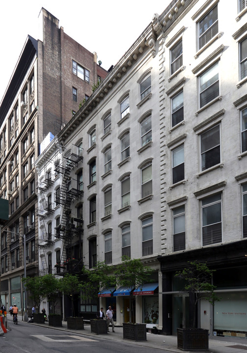 19 Warren St in New York, NY - Building Photo