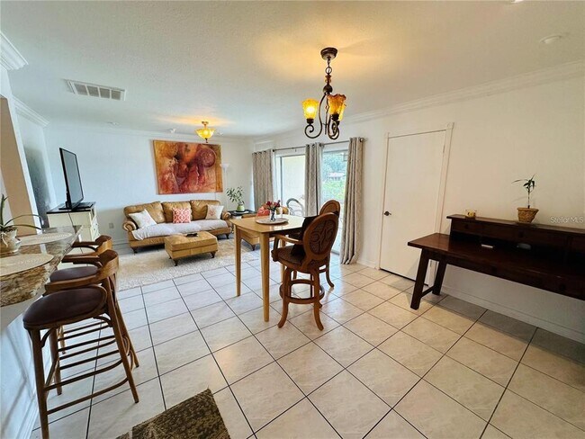 614 Orange Dr in Altamonte Springs, FL - Building Photo - Building Photo
