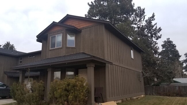 61482 SE Lucia St in Bend, OR - Building Photo - Building Photo