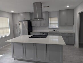 5737 Alvarado Dr in Houston, TX - Building Photo - Building Photo