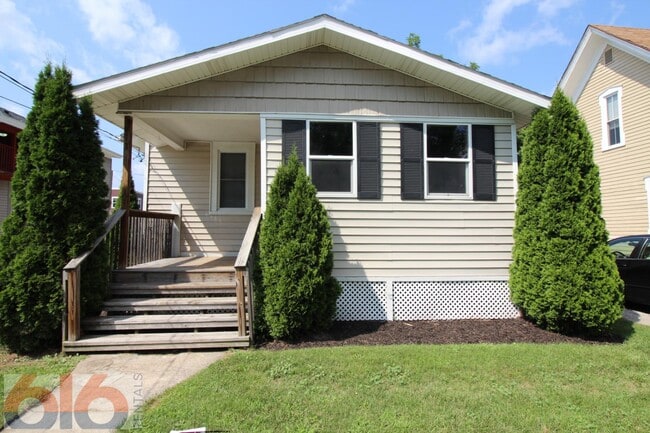 property at 813 Douglas St NW