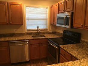 1638 Embassy Dr-Unit -106 in West Palm Beach, FL - Building Photo - Building Photo