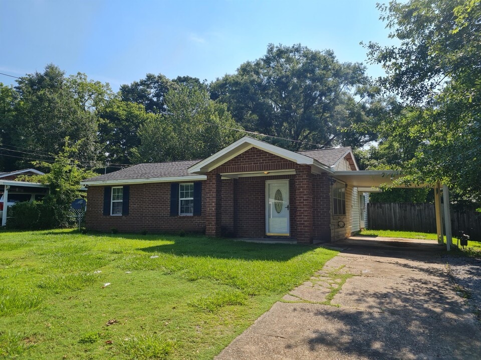 1163 Cottondale Rd in Montgomery, AL - Building Photo