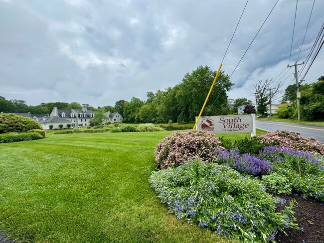 214 Alps Rd in Branford, CT - Building Photo - Building Photo