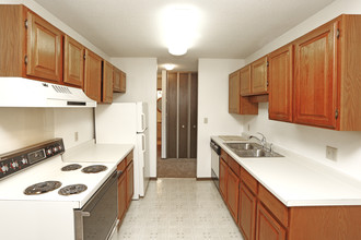 Highland Village Apartments in Duluth, MN - Foto de edificio - Interior Photo