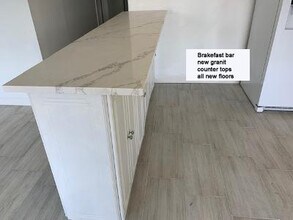 6903 Rio Pinar in North Lauderdale, FL - Foto de edificio - Building Photo