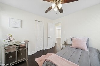 10005 S Calhoun Ave in Chicago, IL - Building Photo - Building Photo