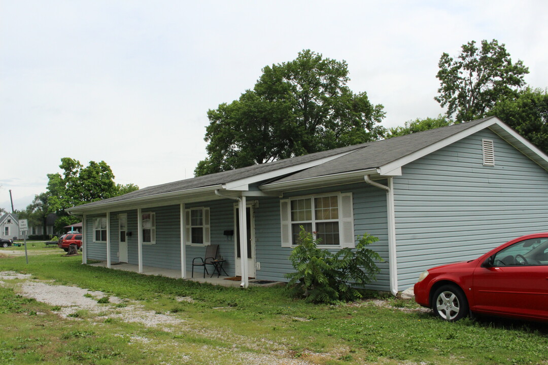 603 Rollins in Montgomery City, MO - Building Photo