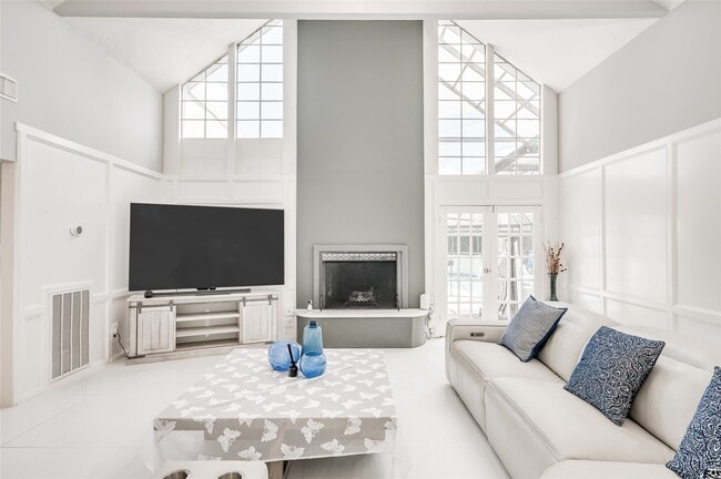 property at 611 Montclair Blvd