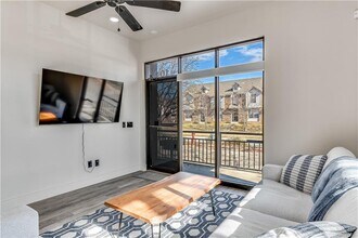 1723 N Chestnut Ave in Fayetteville, AR - Foto de edificio - Building Photo