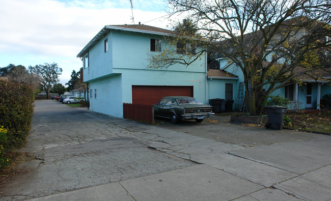 291 Escuela Ave