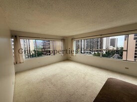 320 ?Ohua Ave in Honolulu, HI - Building Photo