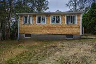 3 W Rd in Sandwich, MA - Building Photo - Building Photo