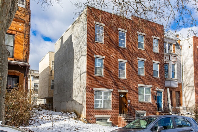 2350 N Park Ave, Unit 1