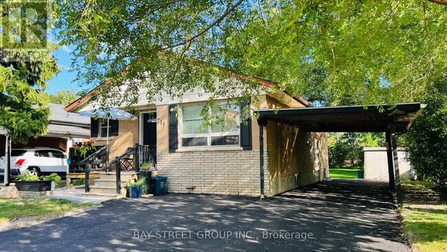 property at 711 Dunlop St W