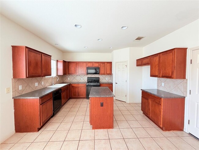 1913 Short Summer Dr in Austin, TX - Building Photo - Building Photo