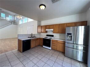 2697 Hillgrass Rd in Las Vegas, NV - Building Photo - Building Photo