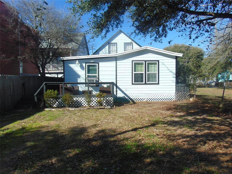 1023 Avenue L in Galveston, TX - Building Photo