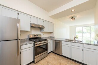 17775 Braewick Rd in Gurnee, IL - Building Photo - Building Photo