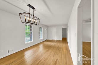 1870 Gherry Dr in Austell, GA - Building Photo - Building Photo