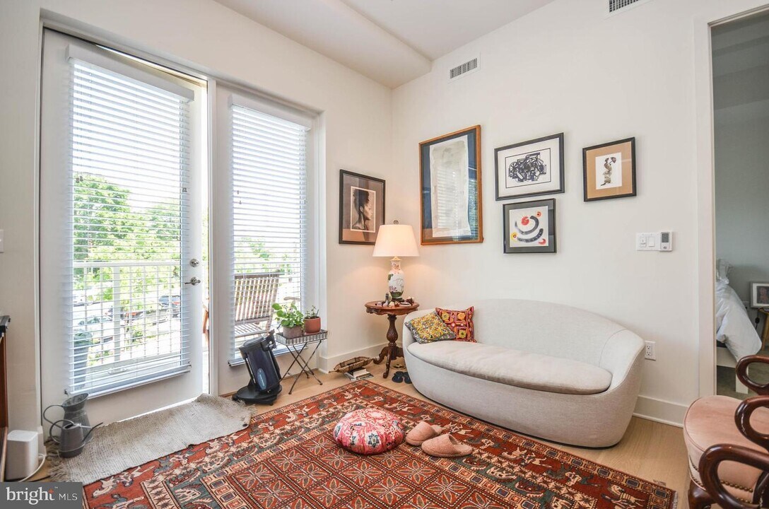 6803 Cameron Dr NW-Unit -103 in Washington, DC - Building Photo
