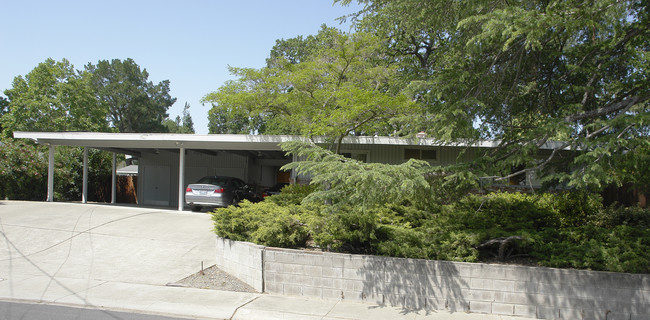 19-21 Weller Ct in Pleasant Hill, CA - Foto de edificio - Building Photo