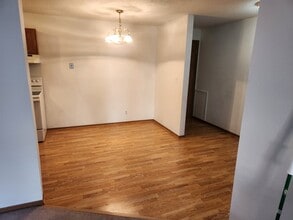 4 Pine Tree Dr in New Brighton, MN - Building Photo - Building Photo