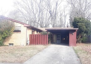 304 E Florida Ave in Urbana, IL - Building Photo