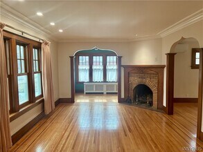 385 Berryman Dr in Buffalo, NY - Building Photo - Building Photo