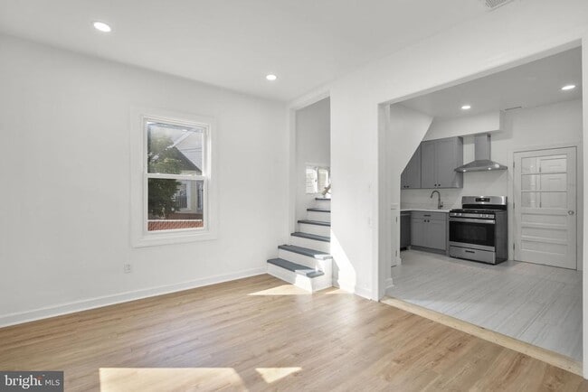 property at 138 Maryland Park Dr