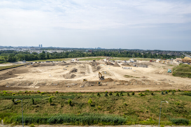 Legacy Hill in Richmond Hill, ON - Building Photo - Building Photo