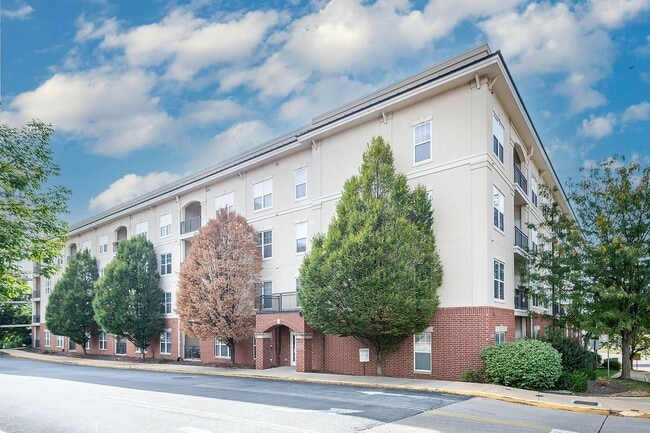 1270 Strassner Dr in Brentwood, MO - Building Photo - Building Photo