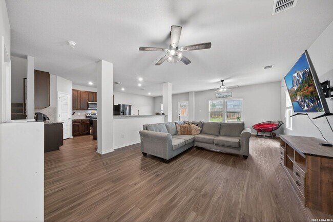 5910 Frisbee Path in Converse, TX - Building Photo - Building Photo