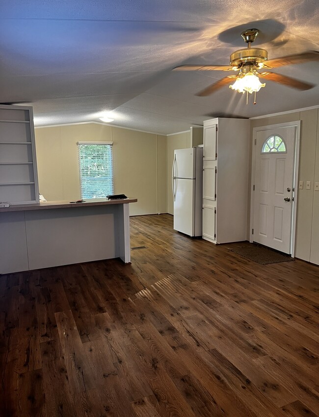 183 Frank Hodges Dr in Sugar Grove, NC - Building Photo - Building Photo