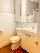 815 Clay St-Unit -C in Raleigh, NC - Building Photo - Building Photo