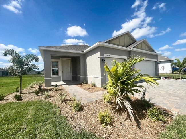 8808 Cascade Price Cir in North Fort Myers, FL - Building Photo - Building Photo