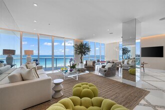 50 South Pointe Dr in Miami Beach, FL - Building Photo - Building Photo