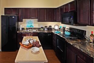 Hilliard Summit Apartments in Hilliard, OH - Building Photo